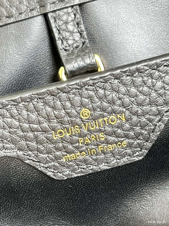 First bag LOUIS CAPUCINES VUITTON MM 0804